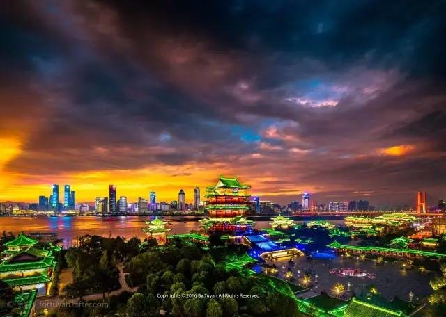 湖南,友情、家庭与爱的温馨日常故事